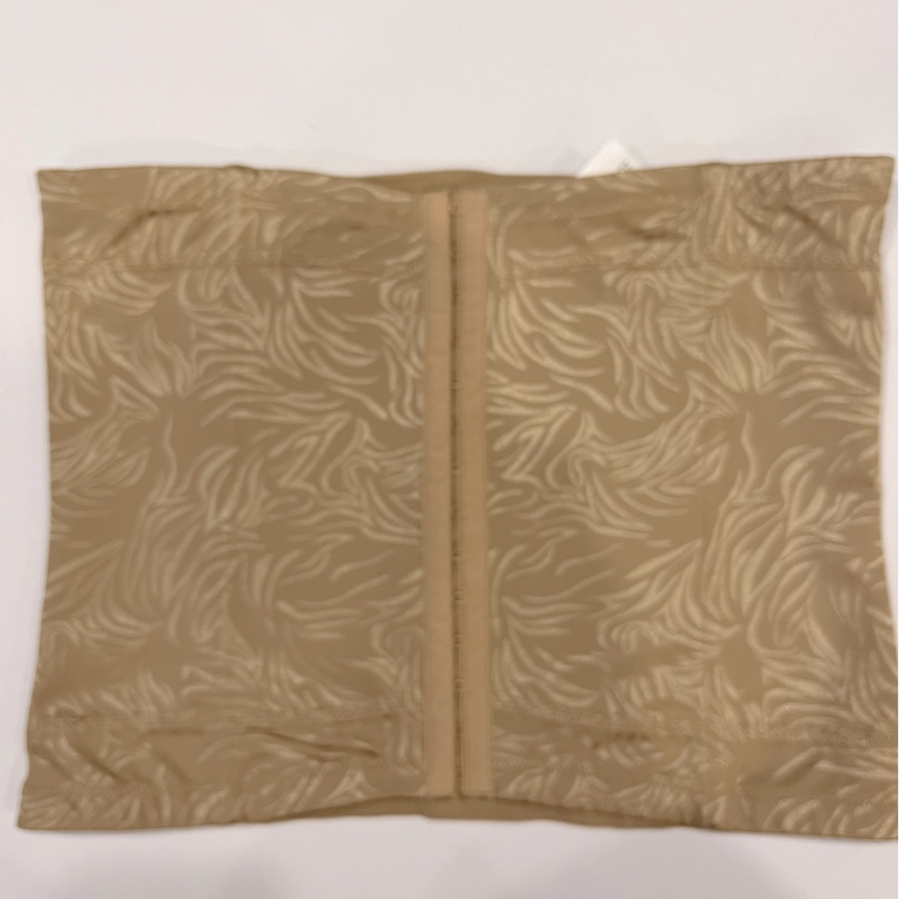 Maidenform sculpture middle high waist snippet